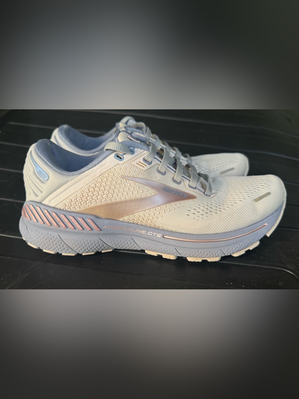 Brooks Women’s Adrenaline GTS - Light Gray with Rose Gold Details